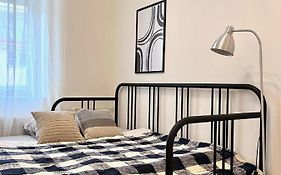 Quiet Apartment Close To Center